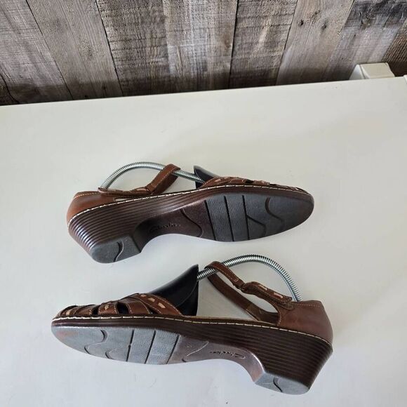 Clarks Sandals Womens 9.5 Brown Leather Slingback Ankle Strap - Picture 4 of 7